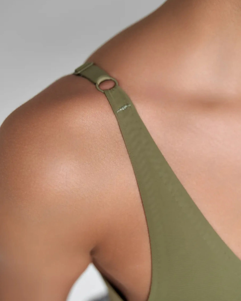 Sujetador Fit Con Tirantes Finos y Copas Con Relleno Extraíble – Comodidad y Ajuste Perfecto